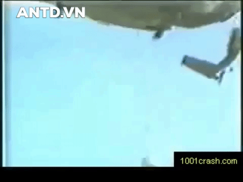 [Infographic] Trực thăng khổng lồ của Mỹ lao xuống đất, 4 phi công thiệt mạng