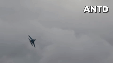 [Infographic] 'Hổ mang chúa' Su-27 Nga bay sát sạt 'Thần biển' P-8 Mỹ suốt 9 phút