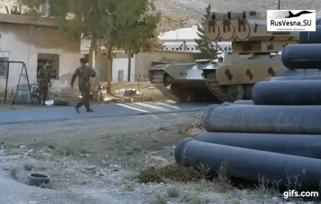 [ẢNH] 'Hỏa thần' sức mạnh khủng khiếp bắt đầu trút hỏa lực vào đồng minh Mỹ tại Syria