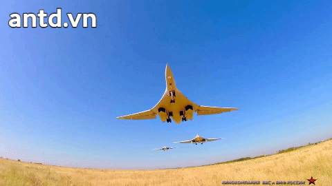 Máy bay ném bom Tu-160 Máy bay ném bom Tu-160