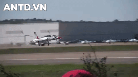 [ĐỒ HỌA] Liên tục gãy cánh, Mỹ sẽ tìm sự thay thế máy bay huấn luyện cho "chiến thần" F-22?