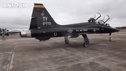 [ĐỒ HỌA] "Trường học" của "chiến thần" F-22 Mỹ lại lao xuống đất, phi công tử vong