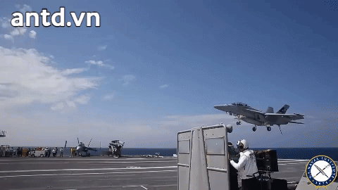 Tiêm kích hạm F/A-18 Tiêm kích hạm F/A-18