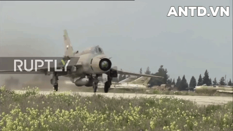 [Info] "Đôi cánh ma thuật" Su-22 Việt Nam lâm nạn khi hạ cánh