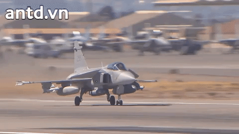 [ẢNH] Không phải máy bay Mỹ, đây mới chính là đối thủ đáng sợ của chiến đấu cơ Nga