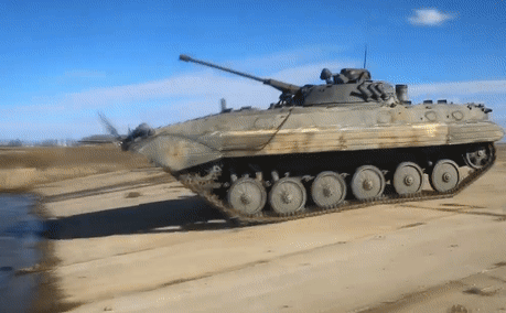 [VIDEO] "Báo thép lội nước" BMP-2 thể hiện sức mạnh tiêu diệt mục tiêu