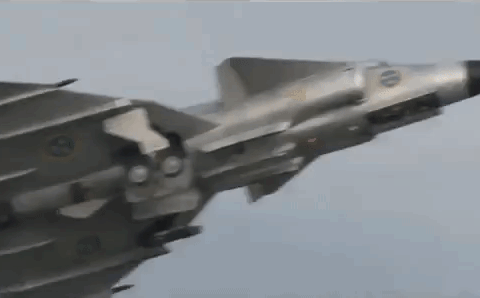 Chiến đấu cơ duy nhất "khóa chết" được máy bay trinh sát nhanh nhất thế giới SR-71 Blackbird