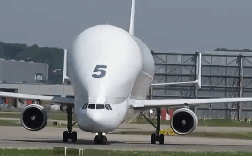 Khám phá những chiếc máy bay mệnh danh "quái vật bầu trời"