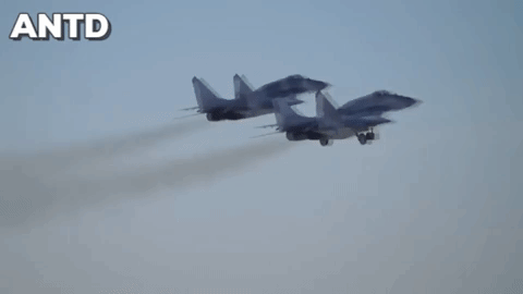 [ẢNH] Chia lửa cùng S-300, Không quân Syria xuất kích đánh chặn tiêm kích Israel?