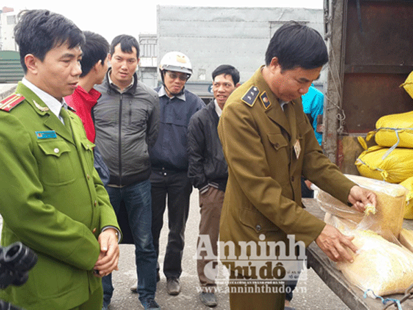 Hà Nội: Tiếp tục phát hiện 2 tấn ruốc nghi làm từ sắn dây