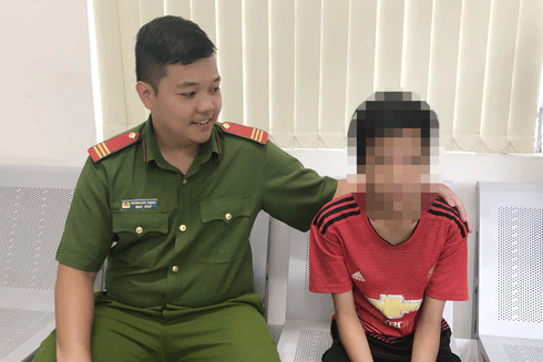 Gia đình ly tán, cậu bé 13 tuổi đứng trước ‘lằn ranh giới đỏ’ ảnh 1 Gia đình ly tán, cậu bé 13 tuổi đứng trước ‘lằn ranh giới đỏ’ ảnh 1