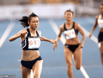 Khoảnh khắc SEA Games: "Nữ hoàng" bứt tốc, võ sỹ bật khóc trên bục vinh quang