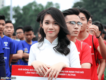 Nữ sinh Hà thành điệu đà trong tà áo trắng giải bóng đá học trò