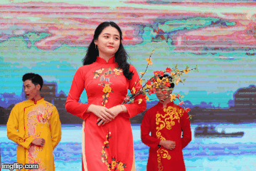 [ẢNH] Nữ sinh Hà thành khoe tài sắc qua các tiết mục biểu diễn đặc sắc