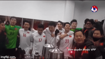 Xem lại cảm xúc vỡ òa của đội U23 Việt Nam sau chiến thắng Qatar