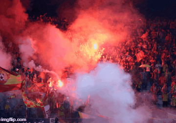 Ba "cơn mưa" và trận hòa "điên rồ" trên sân Hàng Đẫy