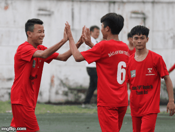 [ẢNH] Chiến thắng "4 sao" của THPT Trần Quốc Tuấn và THPT Nguyễn Du