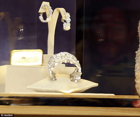 Vụ trộm trang sức triệu đô gây chấn động LHP Cannes