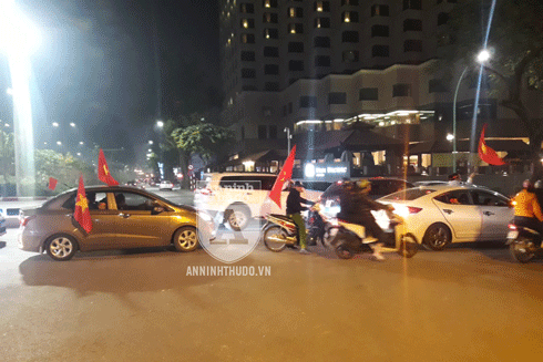 [TRỰC TIẾP] Chào đón những "người hùng" làm nên chiến thắng lịch sử tại SEA Games 30 ảnh 15