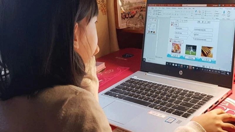 Để trẻ em an toàn trên không gian mạng