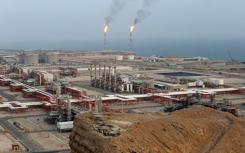 Giá dầu tăng, thị trường chứng khoán lao dốc sau khi Israel tấn công Iran