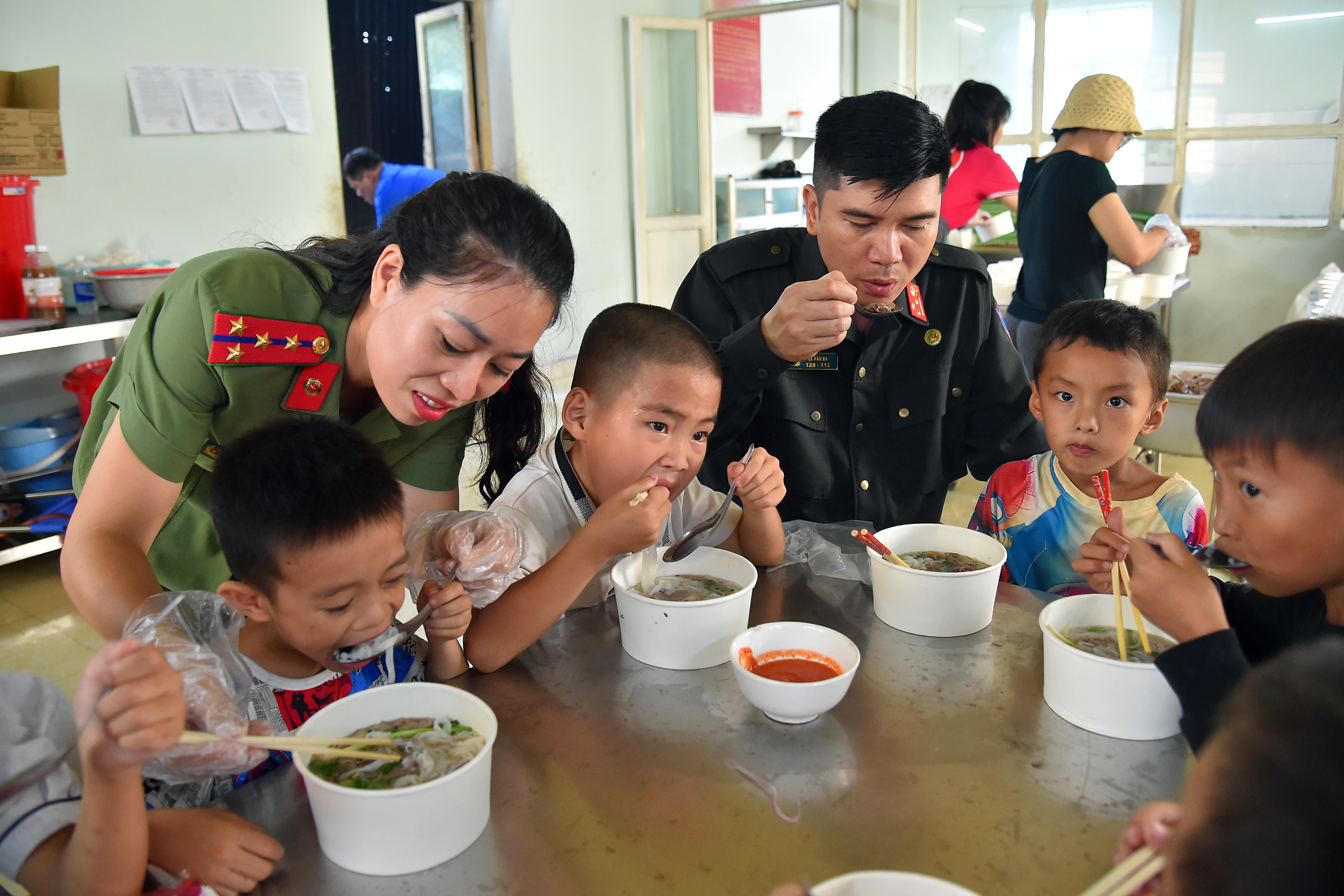 Phở Hà Nội và hành trình tiếp bước em tới trường