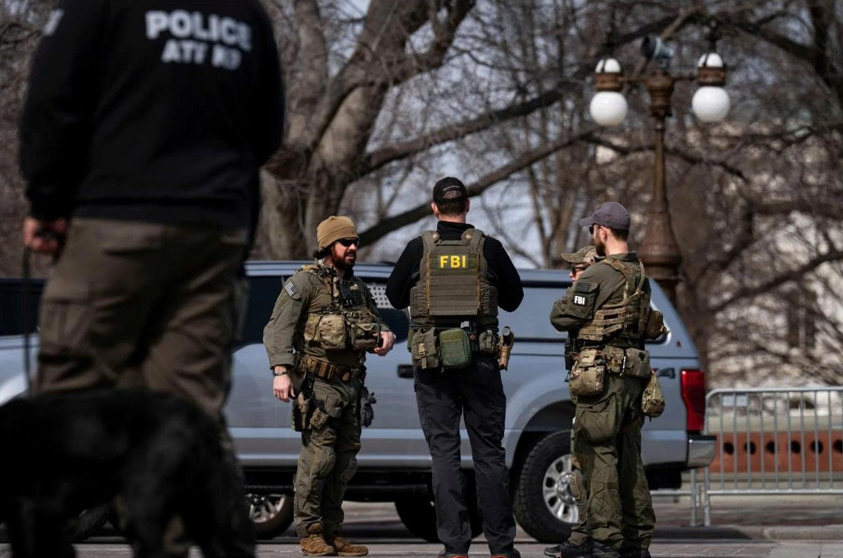 Vì sao chính quyền liên bang Mỹ điều đặc vụ FBI tuần tra trên ...