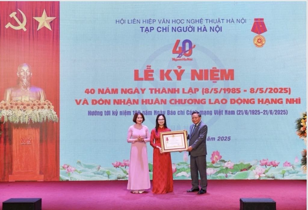 Tạp chí Người Hà Nội: Kỷ niệm 40 năm thành lập và đón nhận Huân chương Lao động hạng Nhì