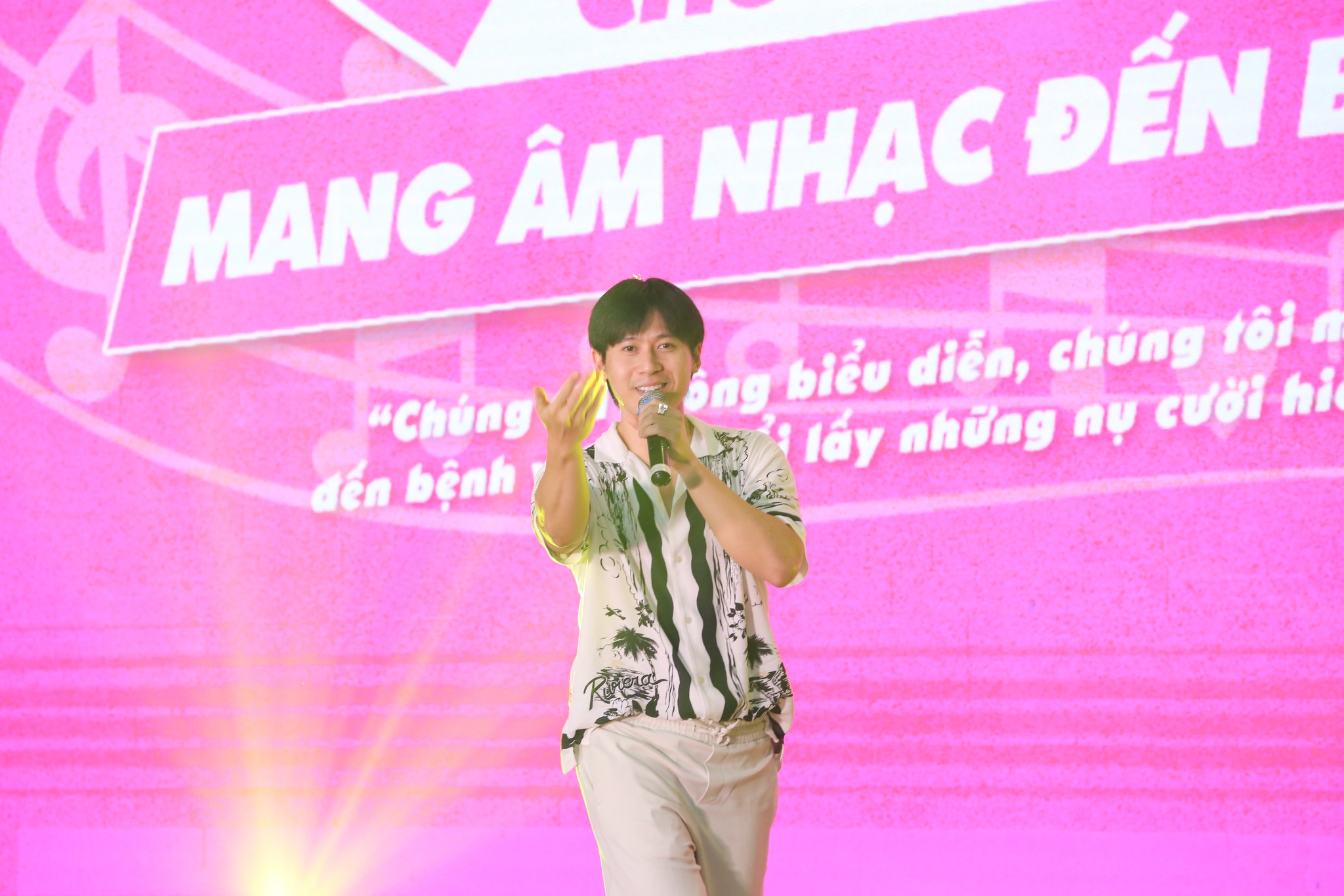 Mang âm nhạc tới Bệnh viện: Chào mừng Ngày gia đình Việt Nam tại Bệnh viện E
