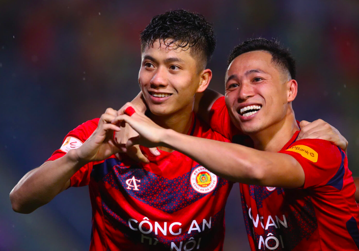 Công an Hà Nội FC trước cơ hội đoạt "cú ăn ba" lịch sử