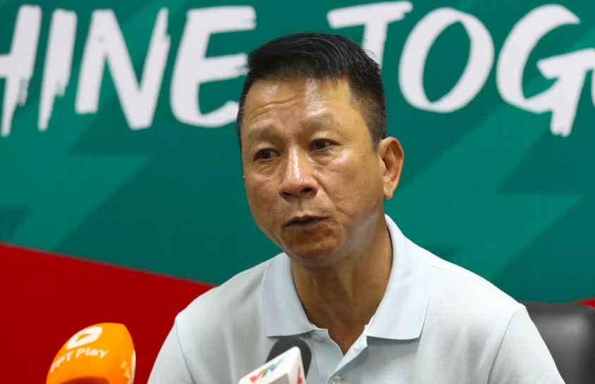 Hai HLV xin từ chức chỉ sau 3 trận V-League