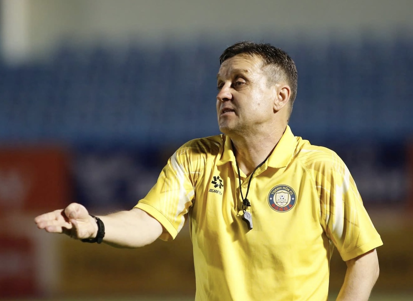 HLV Croatia muốn rời V-League "ngay lập tức"