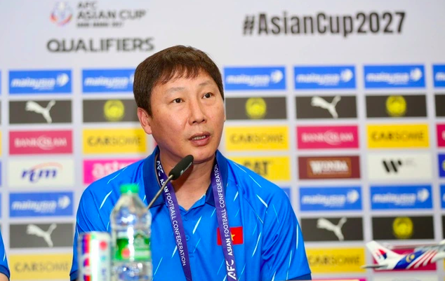 HLV Kim Sang-sik: "Malaysia là thử thách khó, nhưng Việt Nam quyết tâm chiến thắng"