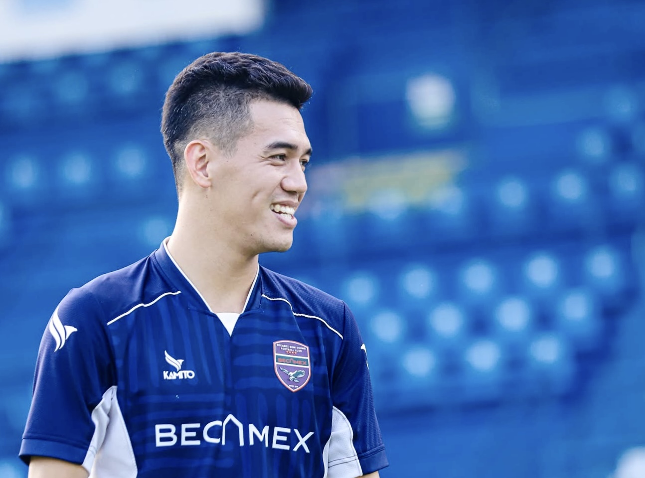 Tiến Linh lập một loạt cột mốc, đi vào lịch sử V-League