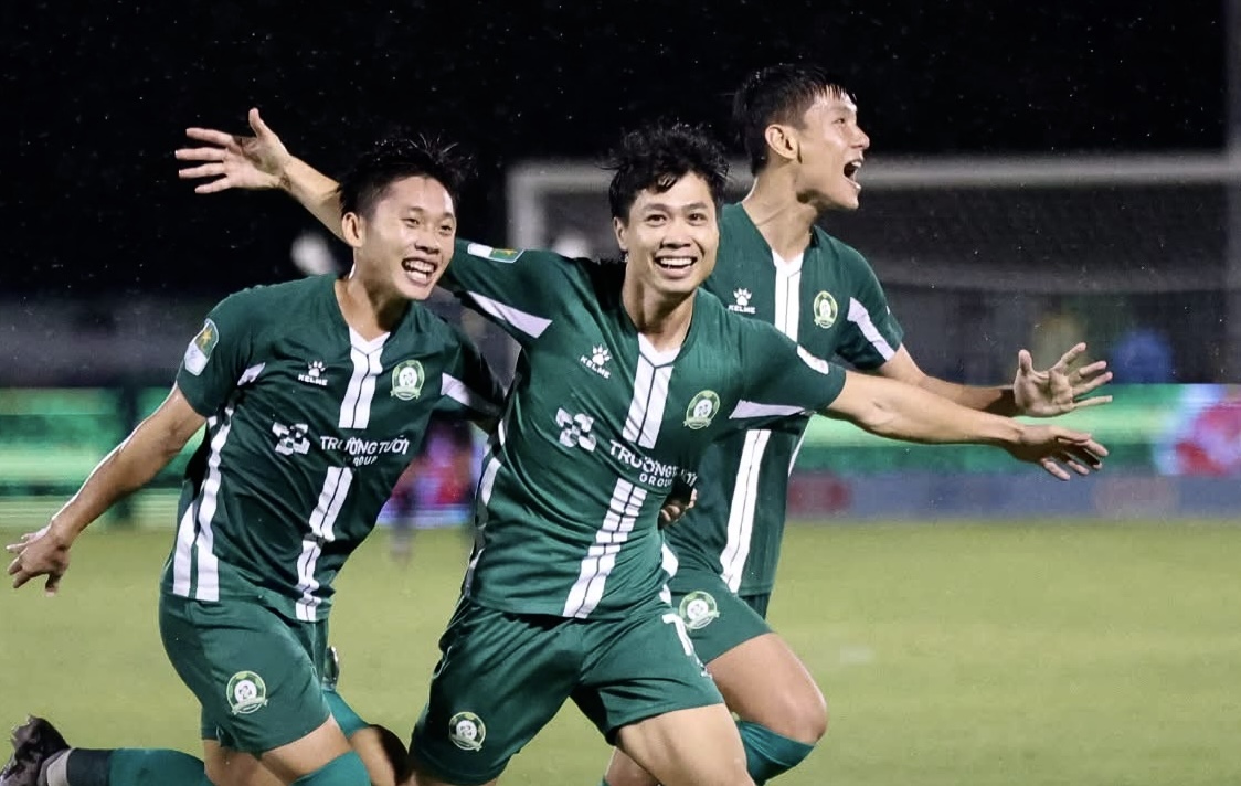 Lên hạng V-League được thưởng... gấp đôi vô địch V-League
