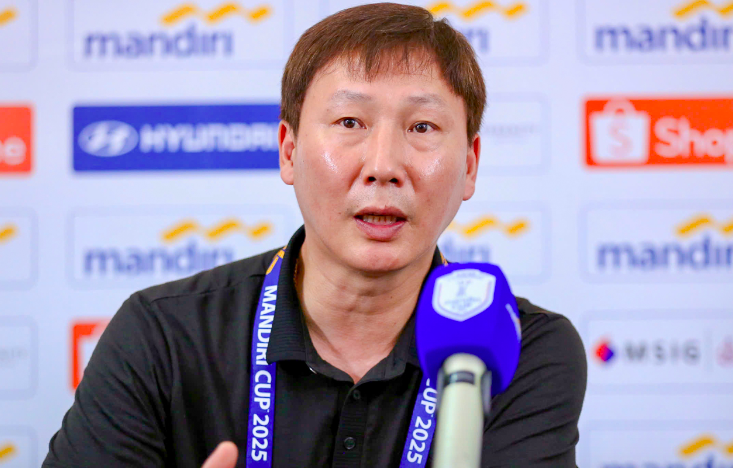 HLV Kim Sang-sik nói điều hài lòng nhất ở trận thắng Lào 3-0