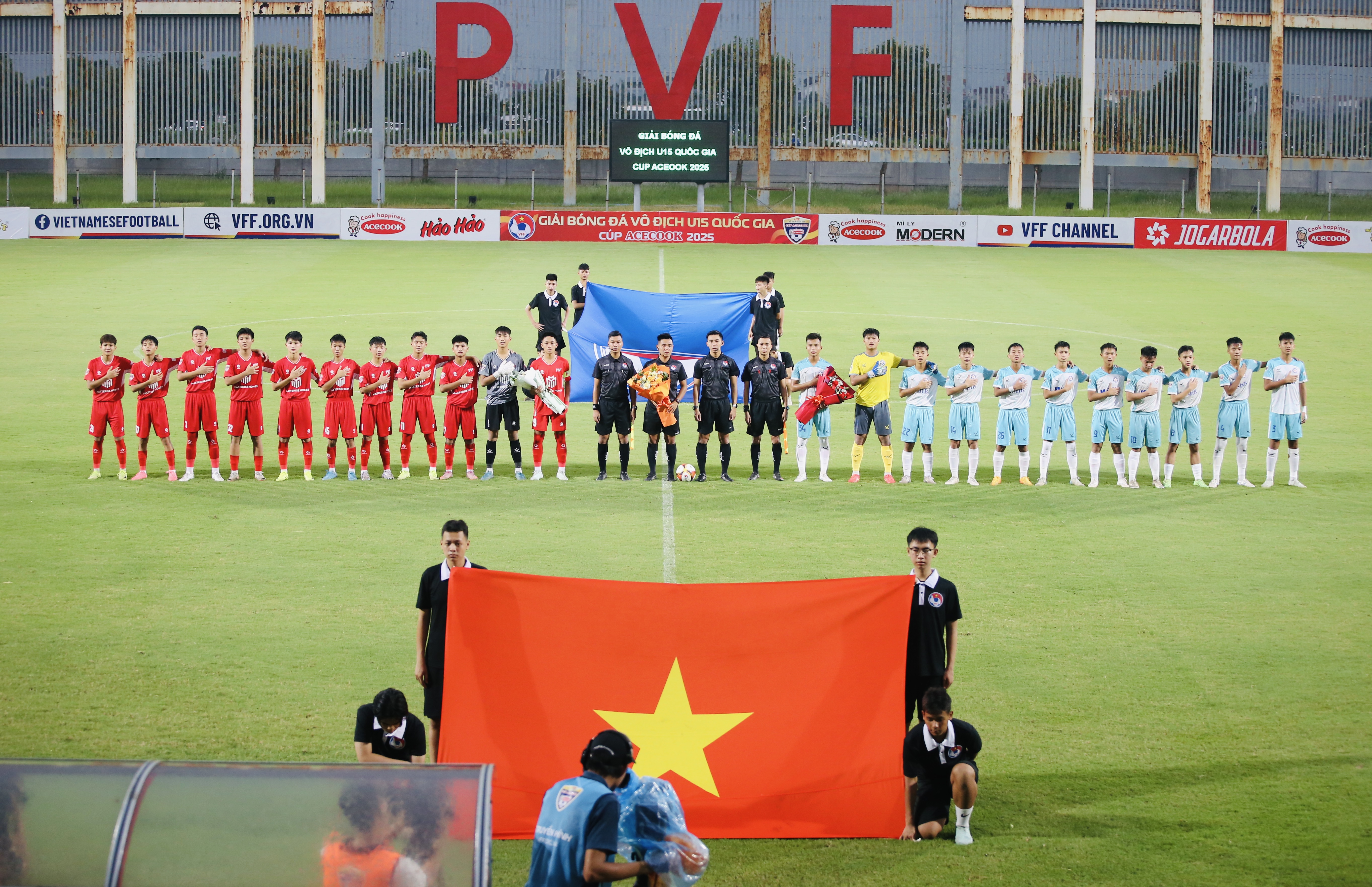 Đương kim vô địch PVF thắng sát nút trong ngày khởi tranh giải U15 quốc gia - Cúp Acecook 2025