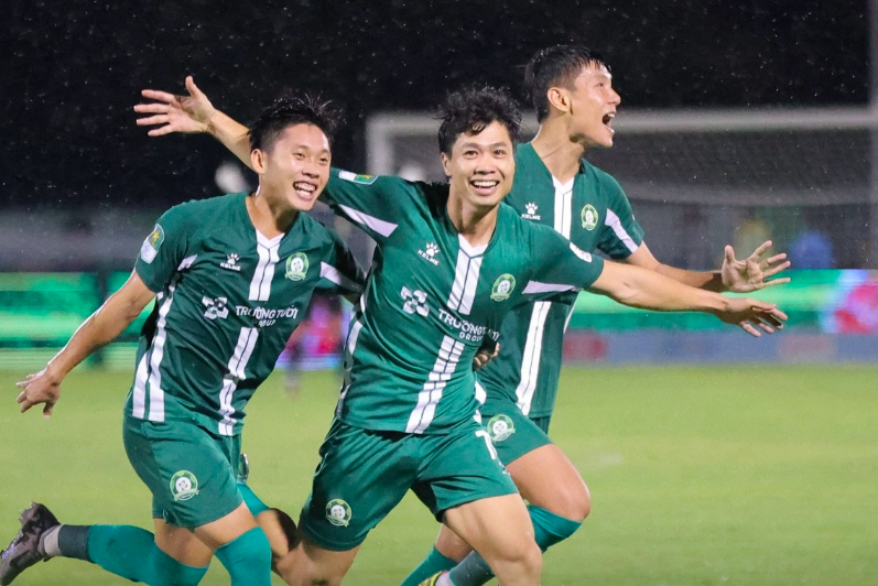 VFF cấp suất đặc cách, Công Phượng thỏa nguyện V-League