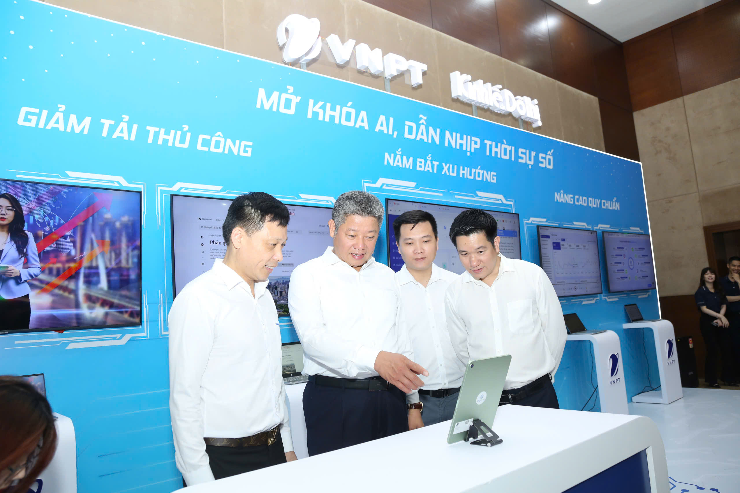 Hội thảo "Ứng dụng trí tuệ nhân tạo trong quản trị tòa soạn thông minh”