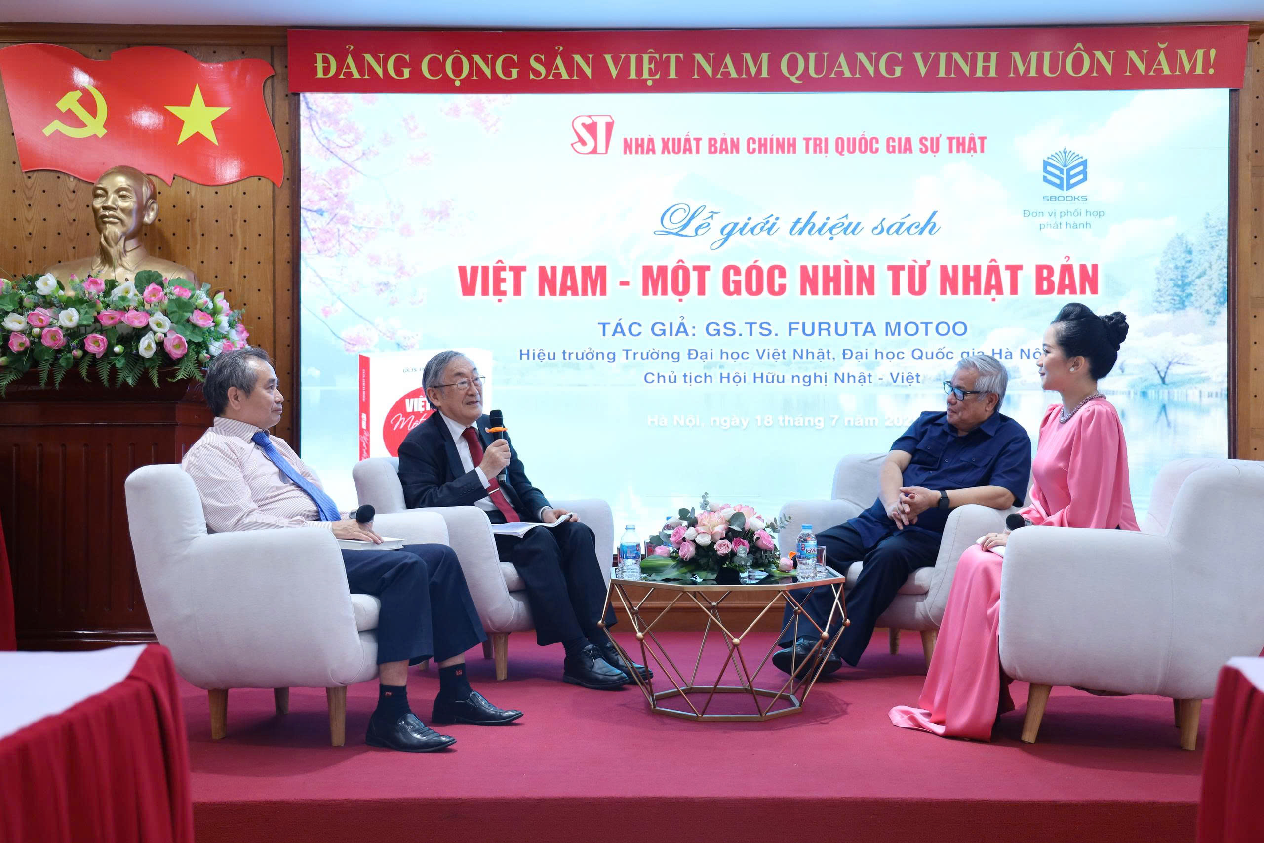 GS Furuta Motoo: Người yêu Việt Nam bằng tình yêu chung thủy