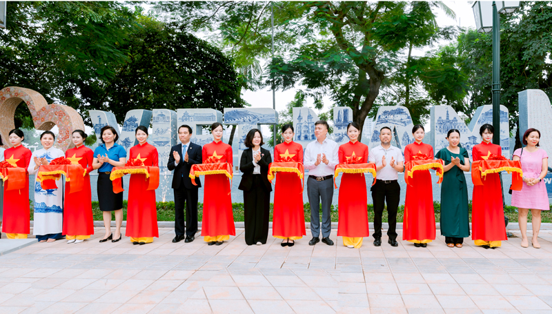 Khánh thành biểu tượng “Trái tim tình yêu Việt Nam” tại Công viên Thống Nhất