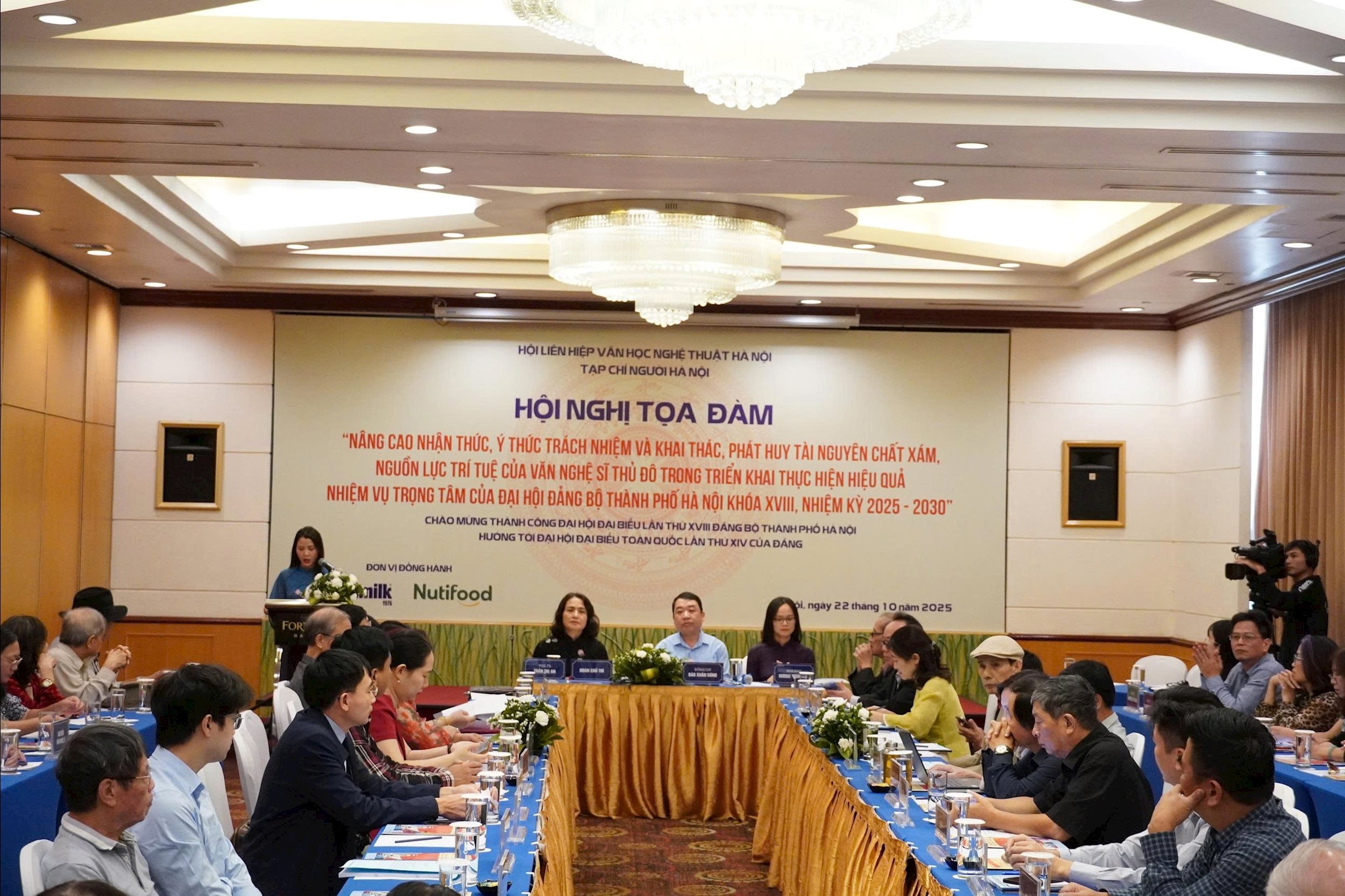 Phát huy nguồn lực trí tuệ của văn nghệ sĩ cống hiến cho Thủ đô và đất nước
