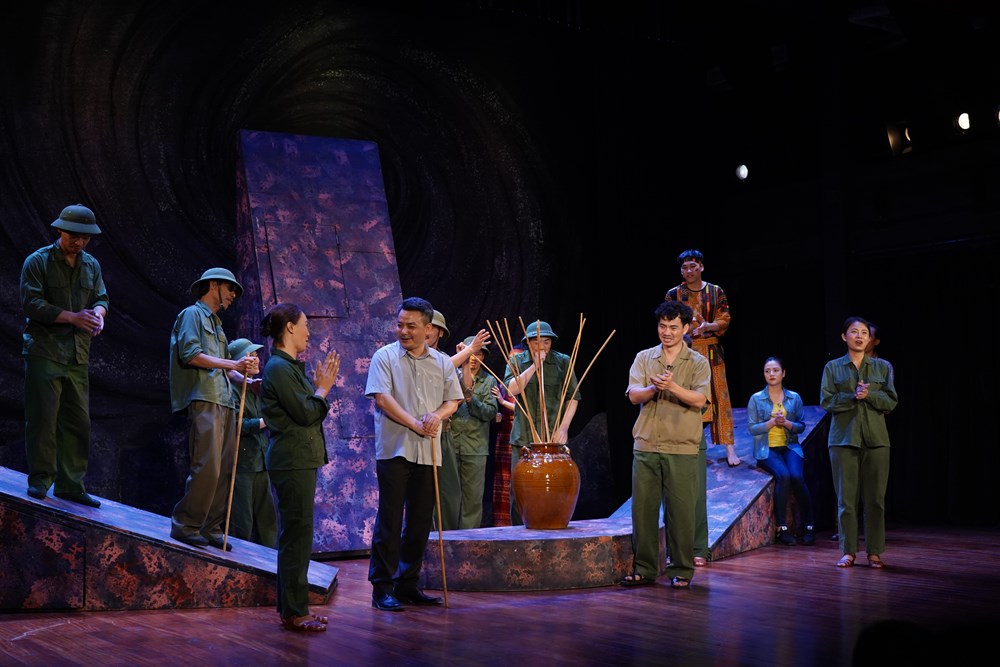 Chuỗi chương trình nghệ thuật "Âm vang người lính"