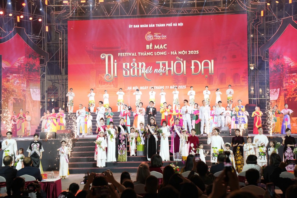 Chương trình nghệ thuật giàu bản sắc văn hóa tại đêm bế mạc Festival Thăng Long – Hà Nội 2025
