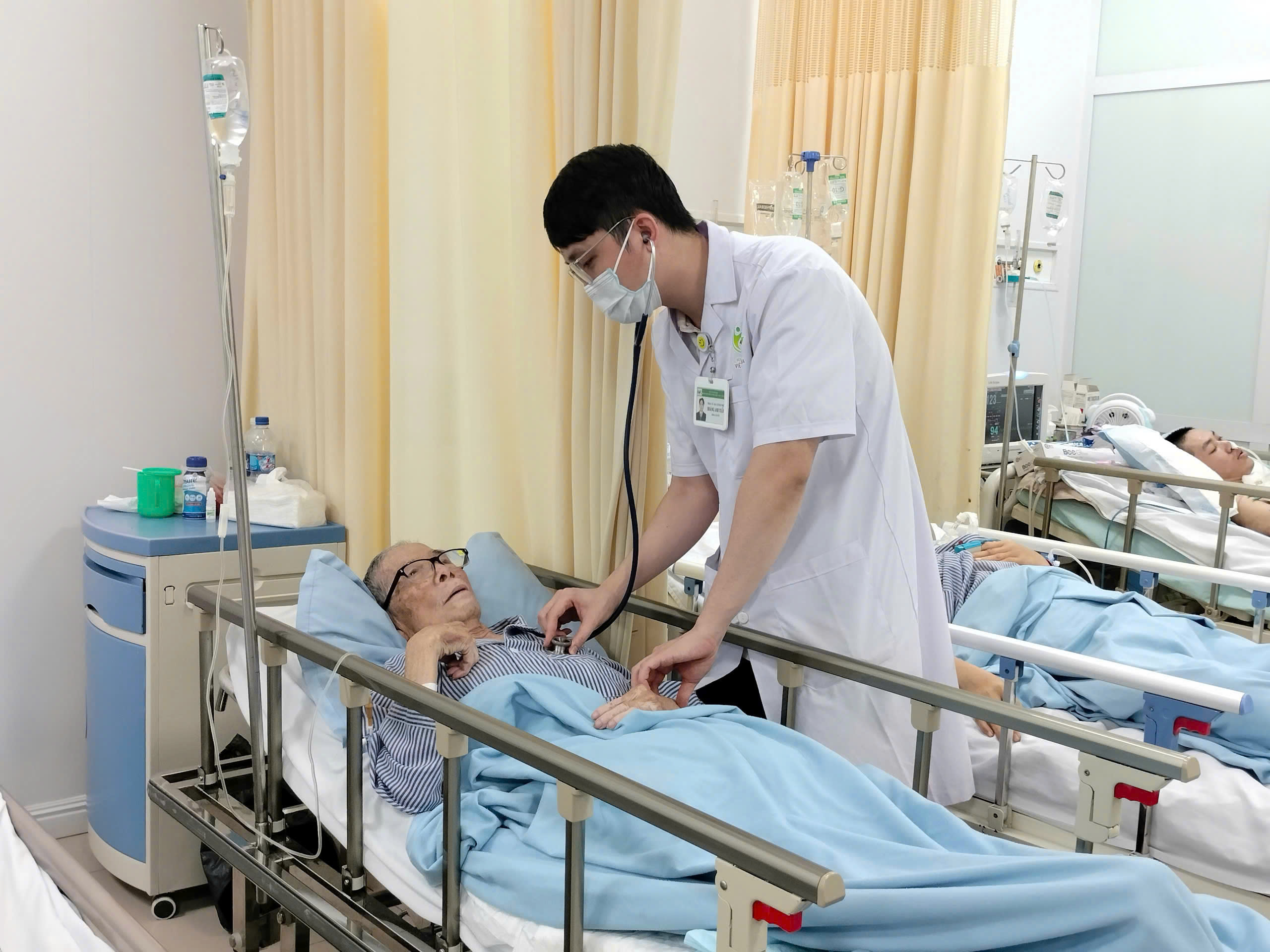 Các bệnh viện của Hà Nội tiếp nhận hơn 900 ca cấp cứu, tai nạn giao thông trong dịp nghỉ lễ
