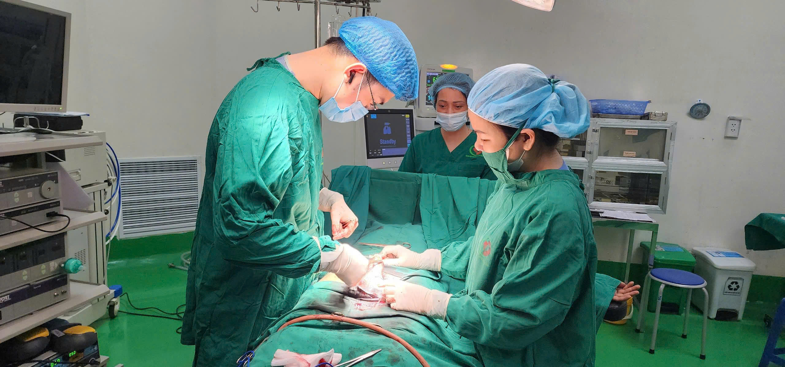 Người đàn ông 47 tuổi bị gãy dương vật do gập mạnh đột ngột