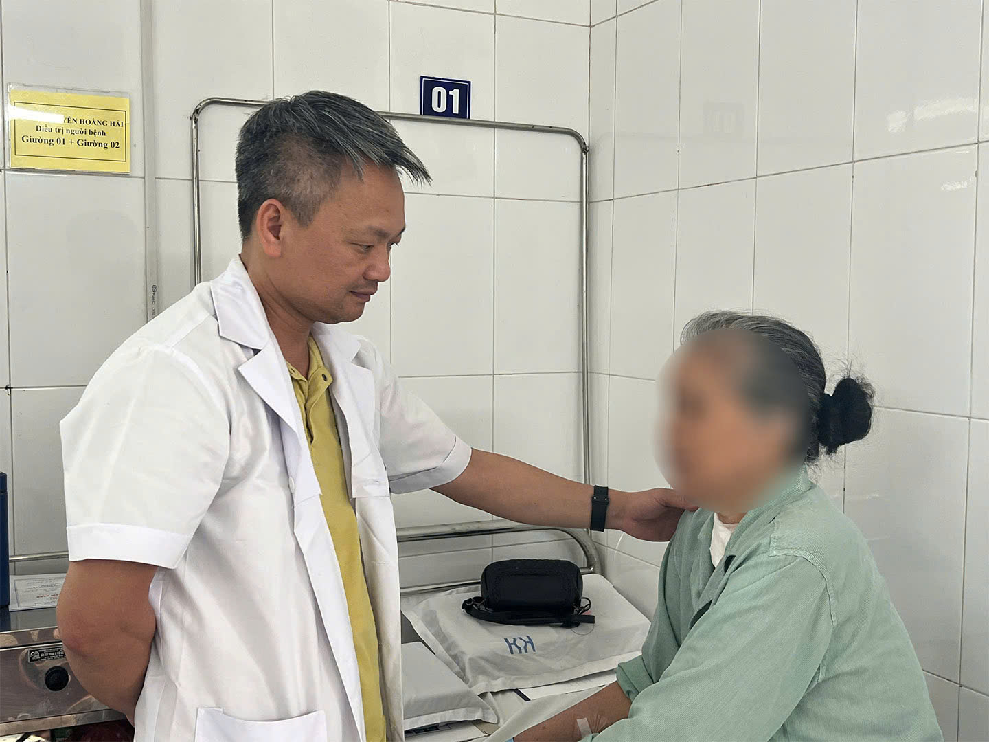 Cứu bệnh nhân suy tim có khối u hiếm gặp, phải ngủ ngồi vì đường thở bị thắt chỉ còn 2mm
