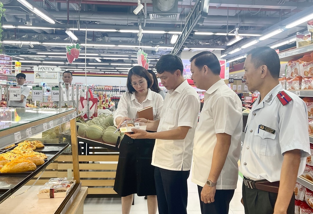10% cơ sở sản xuất, kinh doanh thực phẩm có vi phạm, Hà Nội hướng dẫn mới về phân cấp quản lý