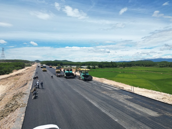 Sắp thông xe 6 dự án thành phần đoạn tuyến cao tốc