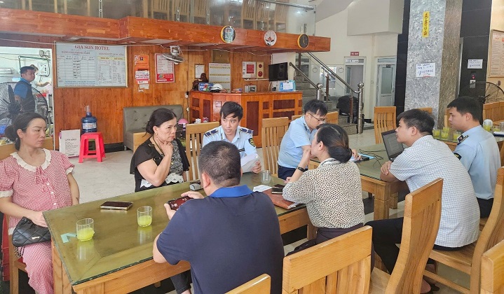 Một khách sạn tại Sầm Sơn bị xử phạt vì vi phạm an toàn thực phẩm